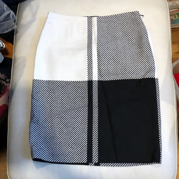 Talbots black/cream pencil skirt