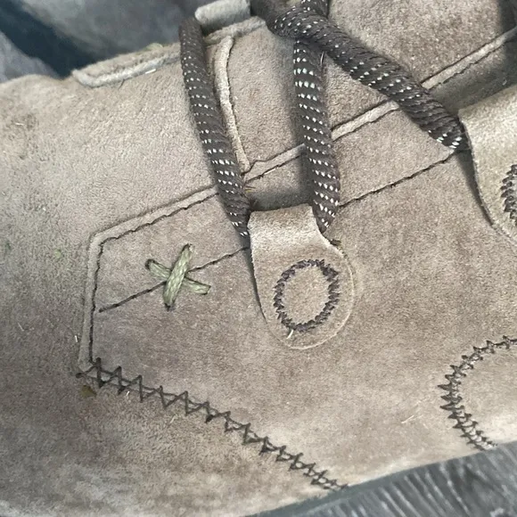 Teva Tan &amp; Mint Green Suede Boots Lace-Up Tons of Details Insulations Boho sz11