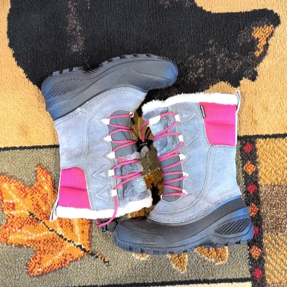 The North Face Alpine Fun Kids Winter Boots Sz 1. Brand New