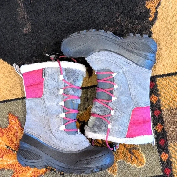 The North Face Alpine Fun Kids Winter Boots Sz 1. Brand New