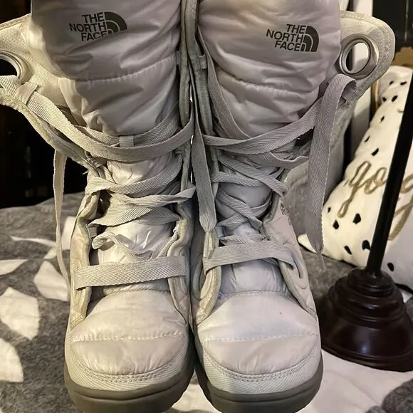 The north face AWMV destiny down filled winter snow ski boots sz 8