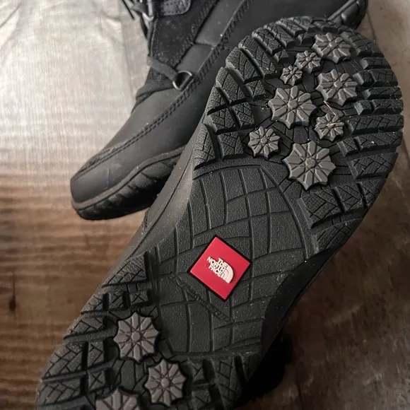 The North Face Fur Black Snow &amp; Winter Boots Size 5.5 Brand New
