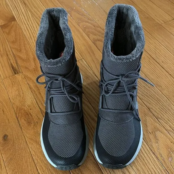 The North Face Ladies' UX Metro Atmos Mid-Height Winter Boots size 8 NWOB