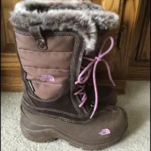 The North Face waterproof girls winter boots brown size 1.0 US