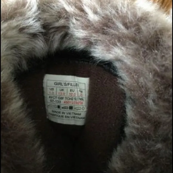 The North Face waterproof girls winter boots brown size 1.0 US