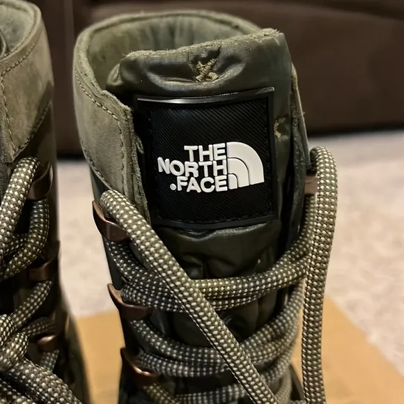 The North Face Yukiona Mid Winter snow boots tarmac green new Women’s Size 6.5