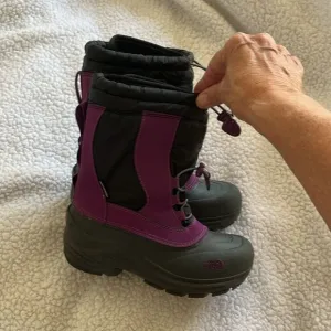 The North Face Girls Alpen II Winter Boots Size 2 Like New Purple/black