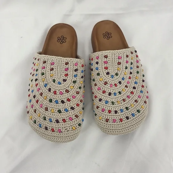 The Sak Bolinas Crochet Clogs Ecru Multi Beads sz 8
