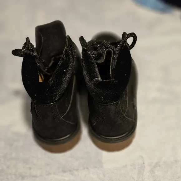 Timberland Boots Waterproof &amp; Insulated Black Unisex Little Kid's Size 2 NEW