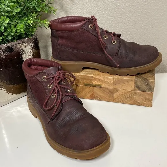 Timberland Rhinebeck Chukka Boots in Dark Burgundy Nubuck Suede Size 8.5