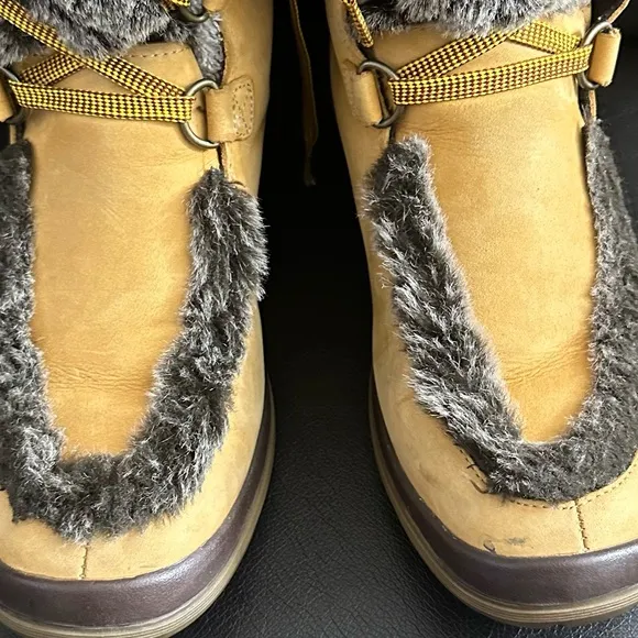 Timberland Wheat Leather Faux Fur Lined Tall Lace Up Winter Boots