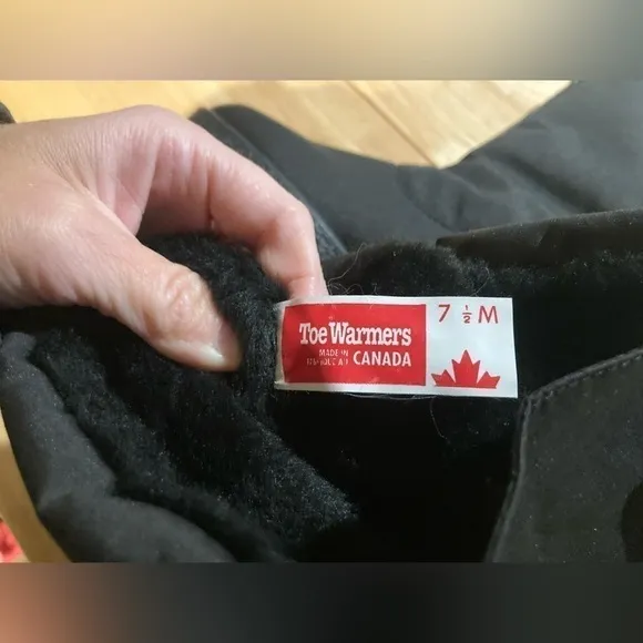Toe Warmers black boots size 7 1/2 in EUC No signs of wear. Made in Canada 🇨🇦
