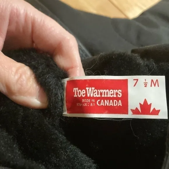 Toe Warmers black boots size 7 1/2 in EUC No signs of wear. Made in Canada 🇨🇦