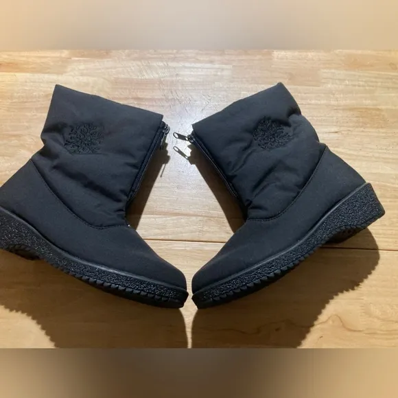 Toe Warmers black boots size 7 1/2 in EUC No signs of wear. Made in Canada 🇨🇦
