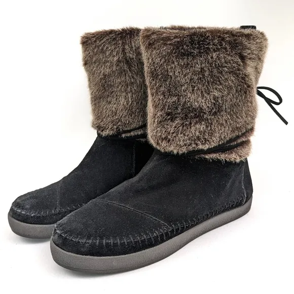 Toms Nepal Moccasin Boots Suede and Faux Fur Ankle Wrap Ties Slip-On Black 7.5