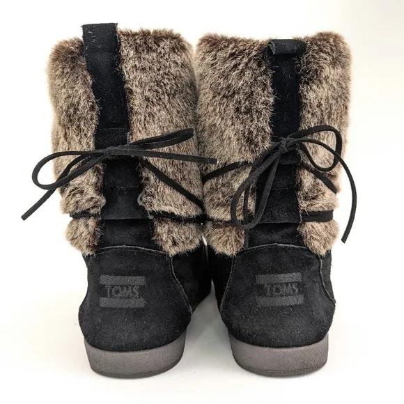 Toms Nepal Moccasin Boots Suede and Faux Fur Ankle Wrap Ties Slip-On Black 7.5