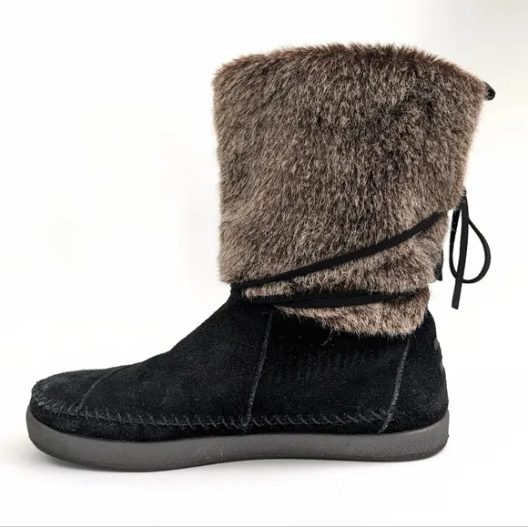 Toms Nepal Moccasin Boots Suede and Faux Fur Ankle Wrap Ties Slip-On Black 7.5