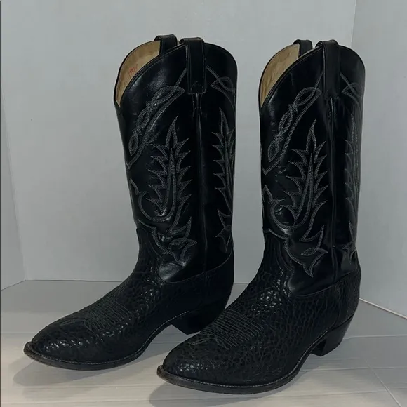 Tony Lama-10 EE-black-Bull hide  leather, Vequero western, cowboy, rodeo, boots.