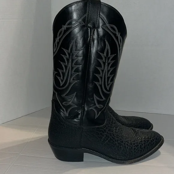 Tony Lama-10 EE-black-Bull hide  leather, Vequero western, cowboy, rodeo, boots.