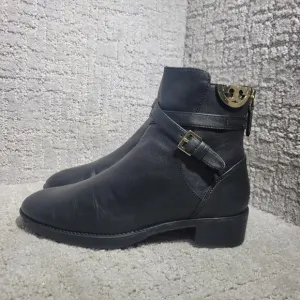 Tory Burch Sidney Womens Size 6M US Black Leather Back Zipper Ankle Boots 50959