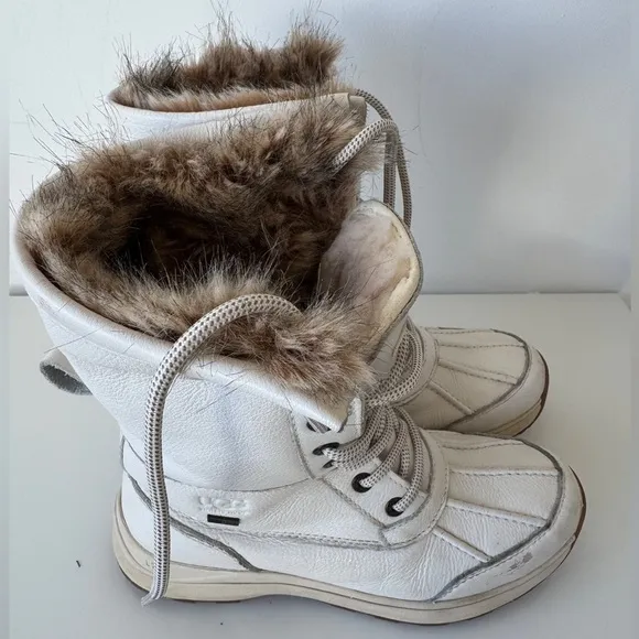 UGG Adirondack III Boot Waterproof Leather Winter Boots Size 7.5 White