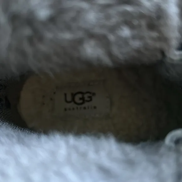 UGG Adirondack Winter Boots Grey Blue Plaid Size Womens US 5 Unisex