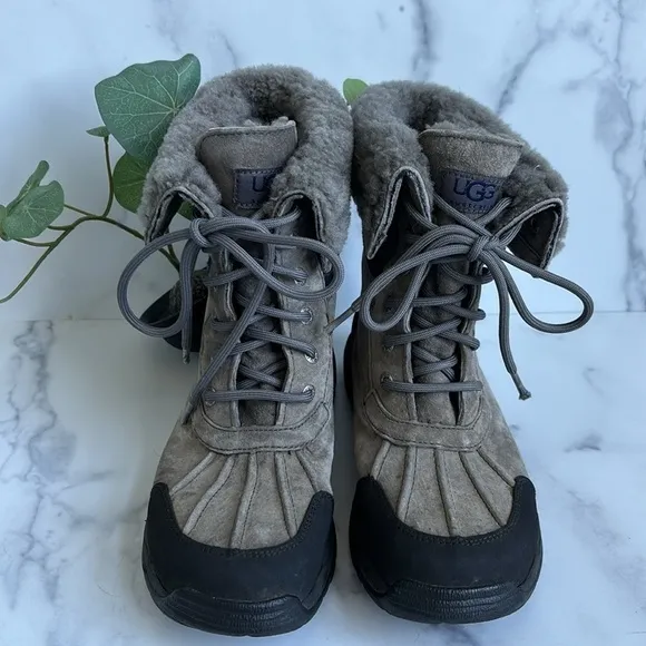 UGG Adirondack Winter Boots Grey Blue Plaid Size Womens US 5 Unisex
