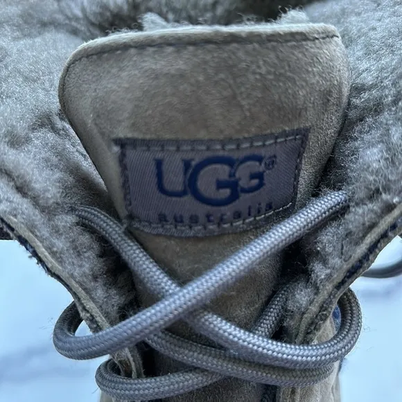 UGG Adirondack Winter Boots Grey Blue Plaid Size Womens US 5 Unisex