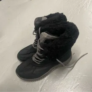 UGG Adirondacks Plaid Stout Black Leather Sheepskin Boots Size Women’s US 10