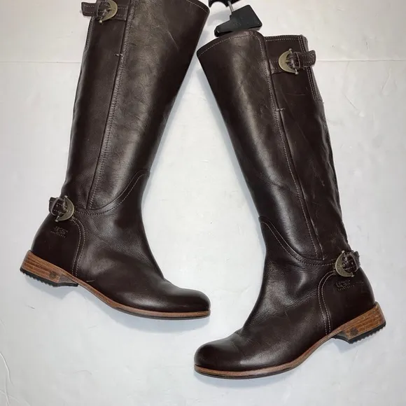 UGG Australia Amberlee Espresso Leather Equestrian Style Boots, Size 6