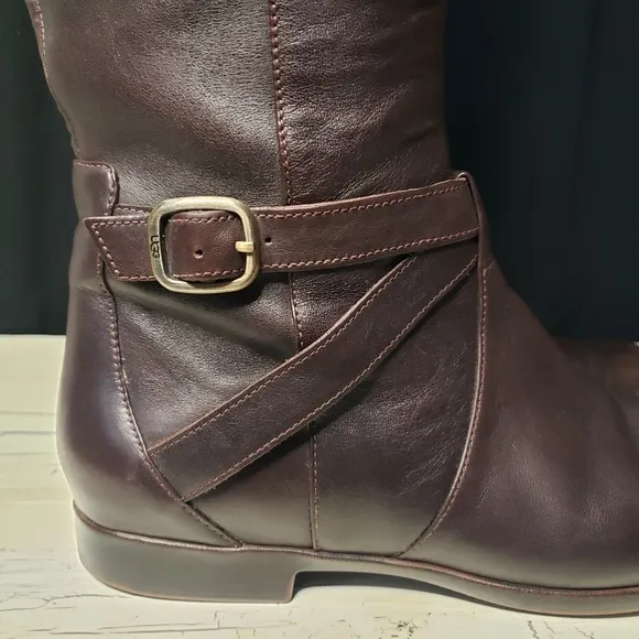 UGG Australia 'Beryl' Leather Riding Boots in Chocolate Brown- Women's size 8.5