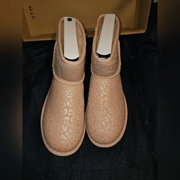 Ugg Australia Womens Pink Leopard Snow Metallic Mini Boots NIB Size W 8