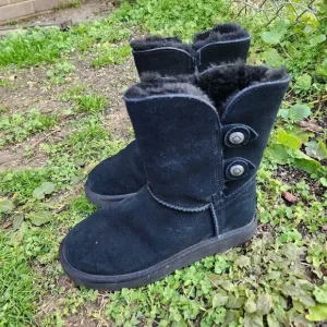 UGG AUSTRALIA - Womens Winter Boots - SIZE 7