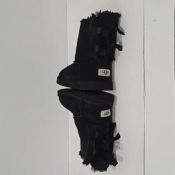 UGG Bailey Bow Black Leather Winter Boots Size 5