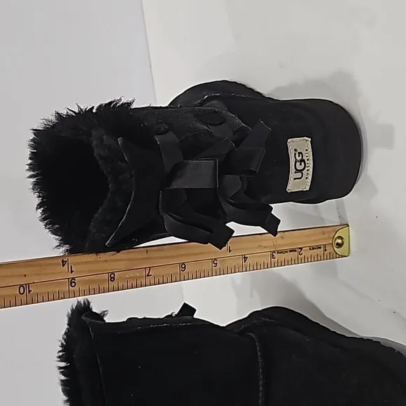 UGG Bailey Bow Black Leather Winter Boots Size 5