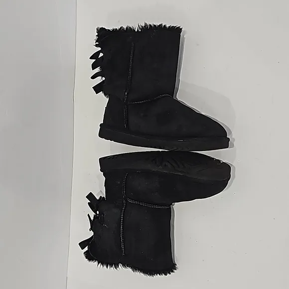 UGG Bailey Bow Black Leather Winter Boots Size 5
