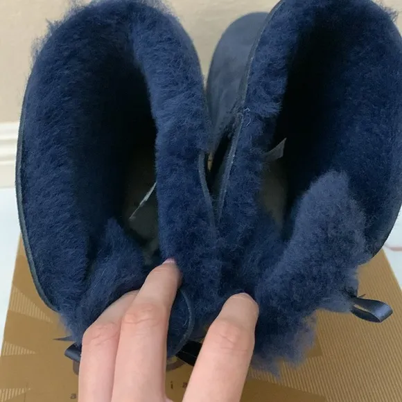 UGG Bailey bow boots navy size 6 winter boots fur boots