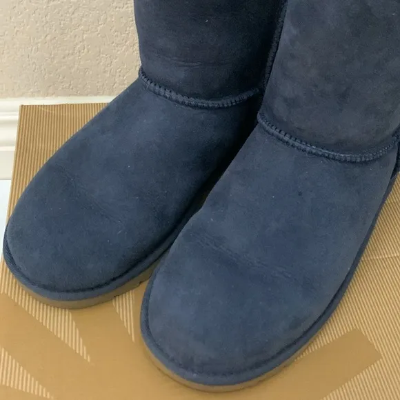 UGG Bailey bow boots navy size 6 winter boots fur boots