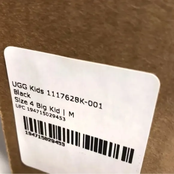 UGG Big Kids’ Kinzey Black Winter Boots, Girls’ Size 4 M.