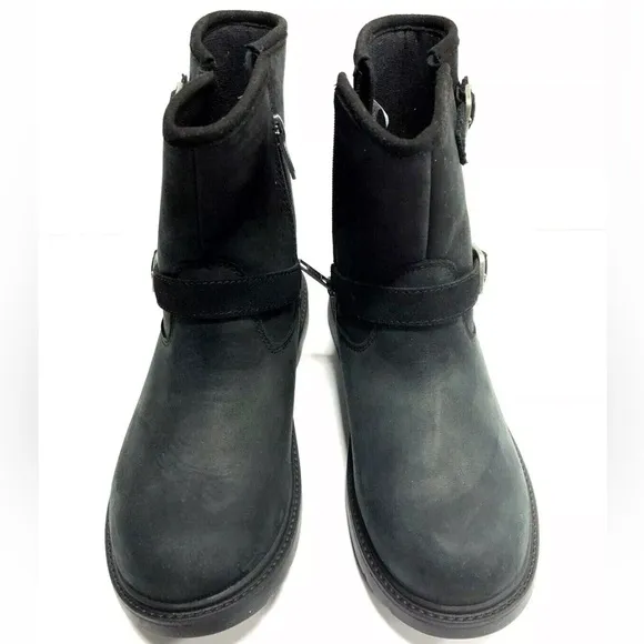 UGG Big Kids’ Kinzey Black Winter Boots, Girls’ Size 4 M.