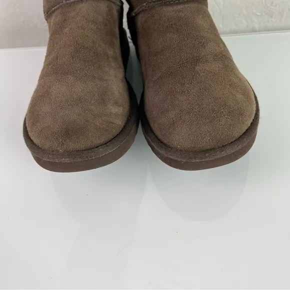 Ugg Boots Classic Short Solid Dark Chocolate‎ Brown Shearling Suede Leather