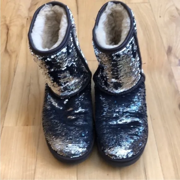 Ugg Boots in Sequins Silver and Blue Size 7
