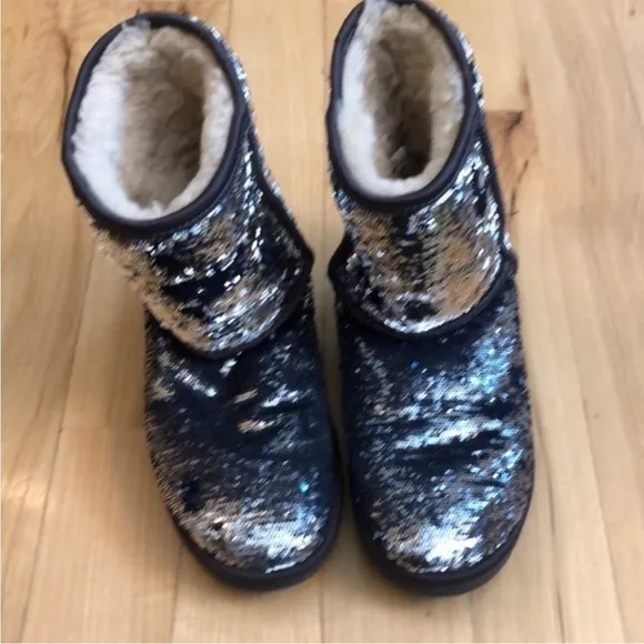 Ugg Boots in Sequins Silver and Blue Size 7