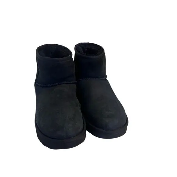 UGG Boots Womens 9 Classic Mini II Snow Black Pull On Suede Sheepskin Lined