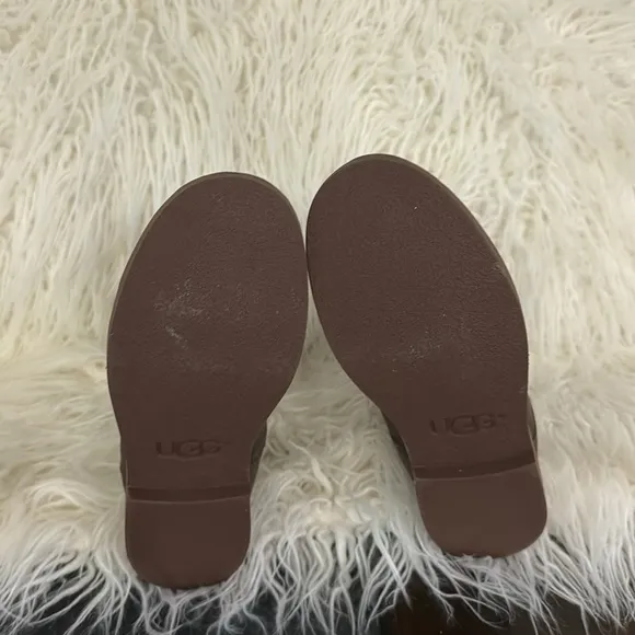 UGG brown boots for kids size US 4