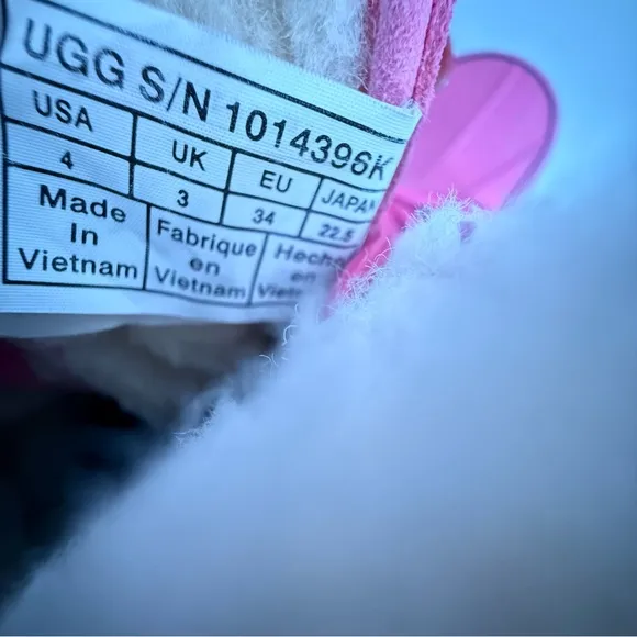 UGG Butte Patent Leather Dove Pink Snow Boots Size‎ 4 Kids Youth