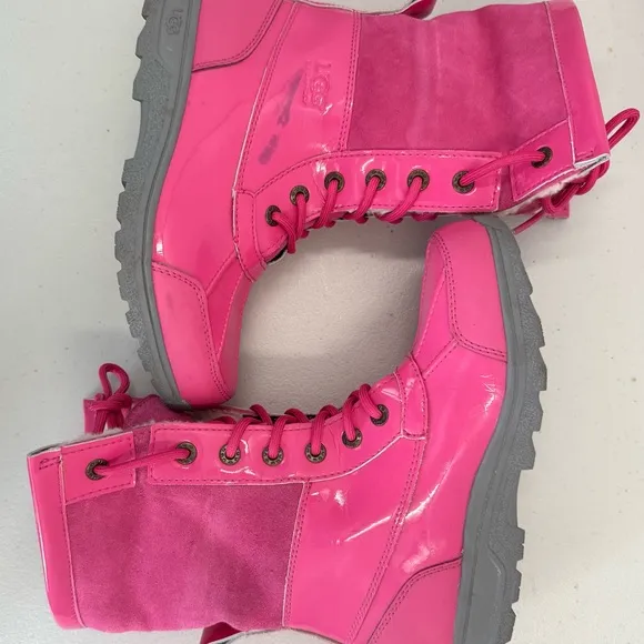 UGG Butte Patent Leather Dove Pink Snow Boots Size‎ 4 Kids Youth