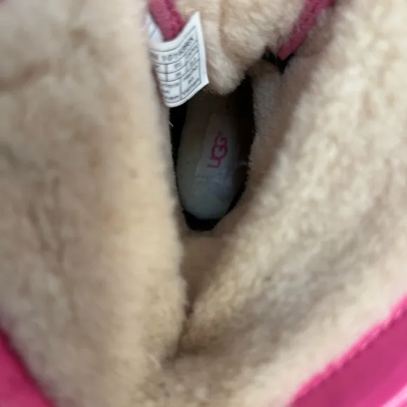 UGG Butte Patent Leather Dove Pink Snow Boots Size‎ 4 Kids Youth