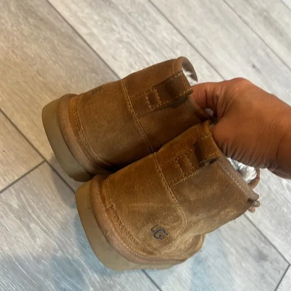 Ugg chestnut Nueumal tie suede sheepskin suede winter boots size 5/6