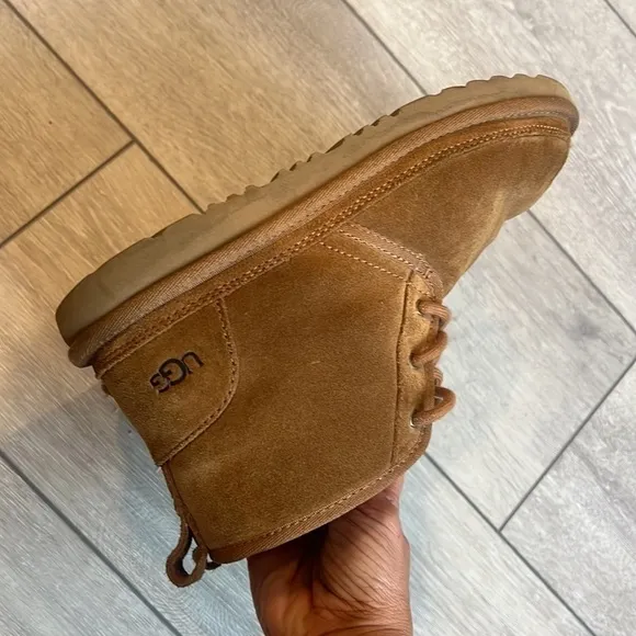 Ugg chestnut Nueumal tie suede sheepskin suede winter boots size 5/6